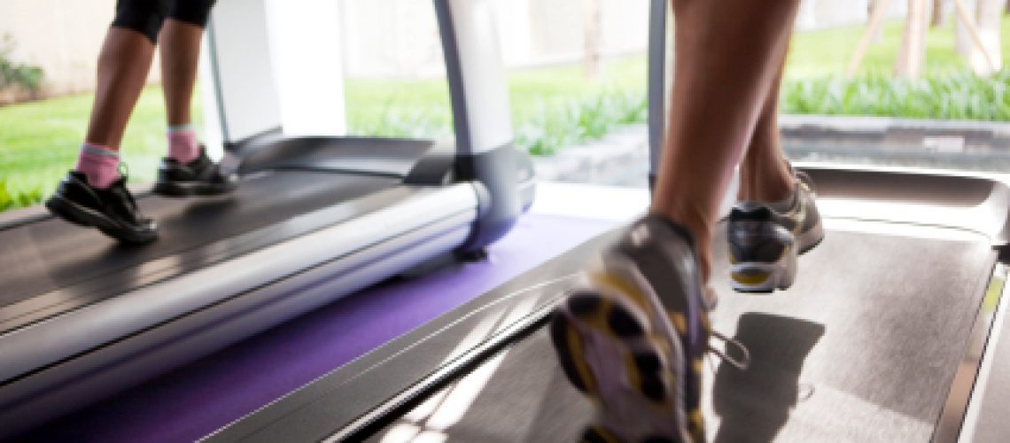 Jogging on treadmill, blurred motion, focus on treadmill, Canon 1Ds mark III